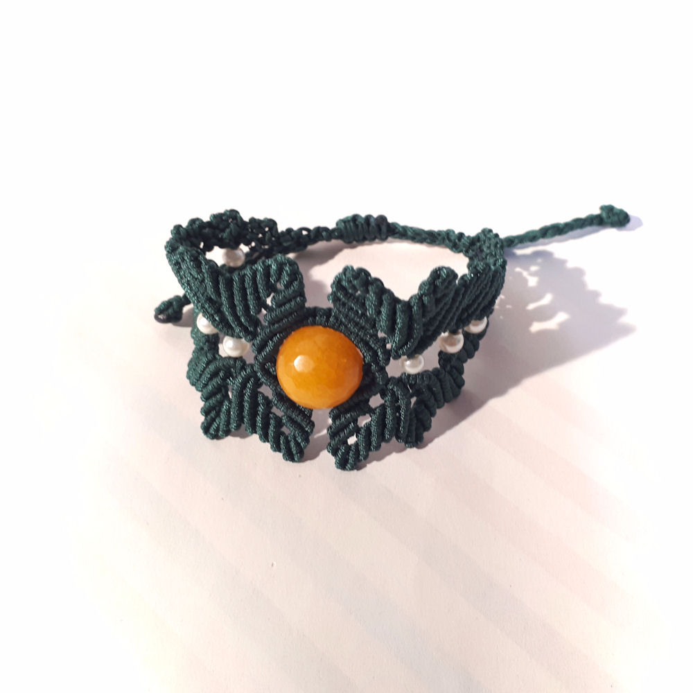 Yellow agate and pearls