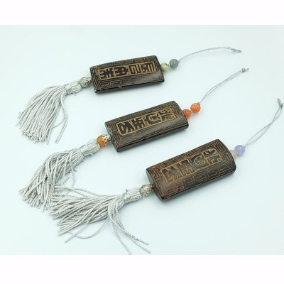 Protection Engraved jade. 