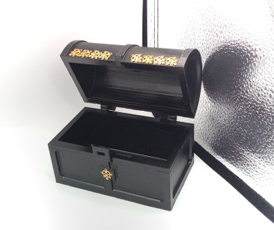 Μπαουλάκι μαύρου χρώματος